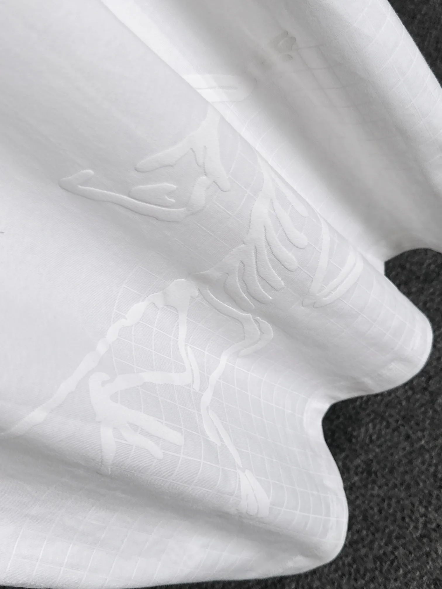 ARC TERYX 2025New Arrival logo Same Style t 100％ 32 ：White Size：XS S M L